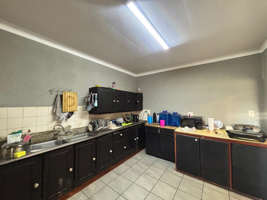 4 Bedroom Property for Sale in Roosheuwel North West